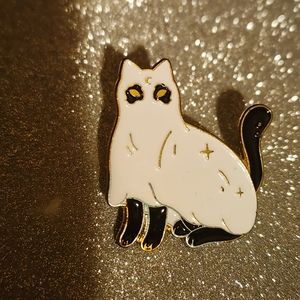 Black Cat dressed as Ghost Lapel Pin